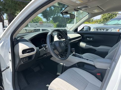 Used 2024 Honda HR-V LX image 7