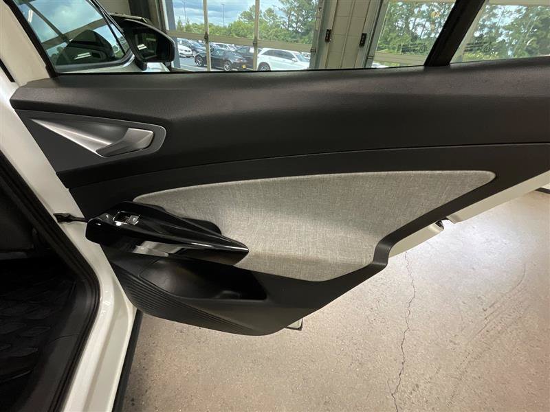 Used 2023 Volkswagen ID.4 Pro RWD image 17