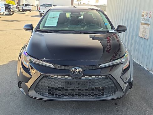 Used 2023 Toyota Corolla LE image 2