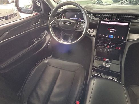 Used 2023 Jeep Grand Cherokee Limited image 9