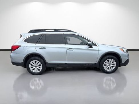 Used 2016 Subaru Outback 2.5i Premium AWD/4WD image 2