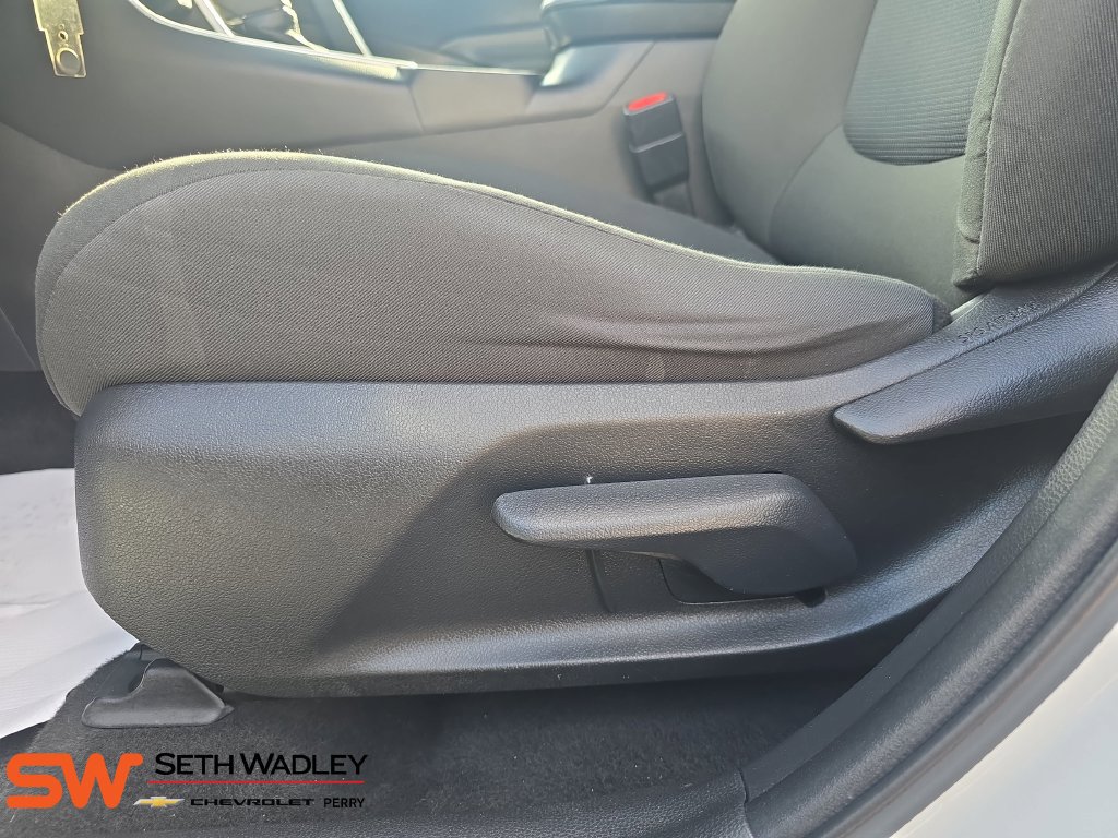 Used 2021 Toyota RAV4 LE FWD image 27