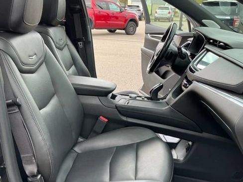 Used 2021 Cadillac XT5 Premium Luxury AWD/4WD image 11