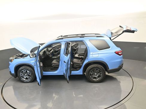 Used 2025 Honda Pilot TrailSport image 72