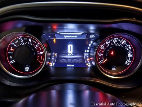 Used 2019 Dodge Challenger SXT image 13