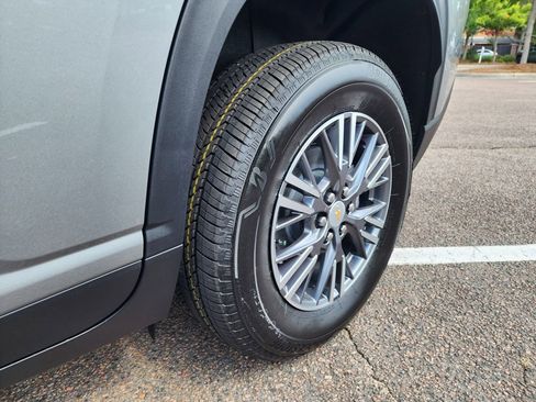 New 2025 Chevrolet Traverse LT FWD image 25
