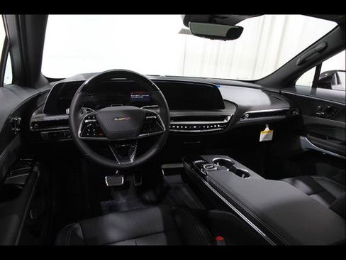 New 2026 Cadillac Lyriq V w/ LPO, Floor Liner Package AWD/4WD image 6