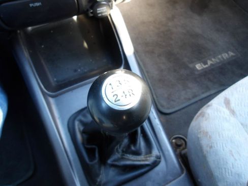 Used 2005 Hyundai Elantra GLS FWD image 16