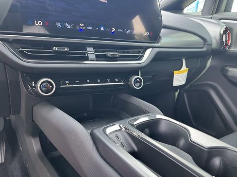 New 2025 Chevrolet Equinox EV RS image 17