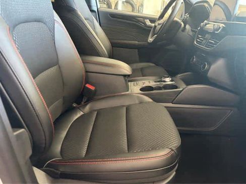 New 2025 Ford Escape ST-Line w/ Cold Weather Package image 38