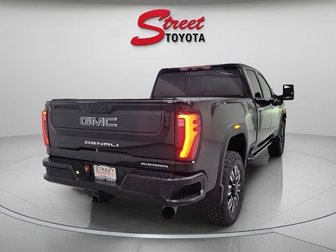 Used 2024 GMC Sierra 2500 Denali Ultimate w/ Max Trailering Package AWD/4WD image 4