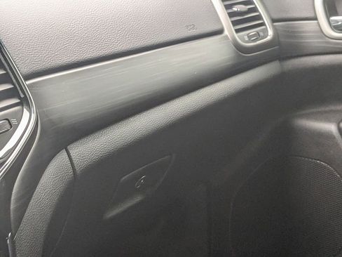 Used 2021 Jeep Grand Cherokee Laredo X RWD image 23