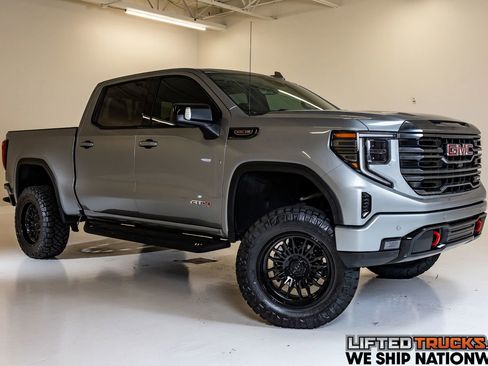 Used 2024 GMC Sierra 1500 AT4 w/ Technology Package AWD/4WD image 1