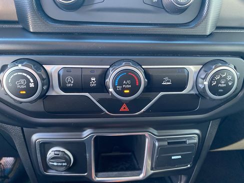 Used 2021 Jeep Wrangler Unlimited Sport image 24