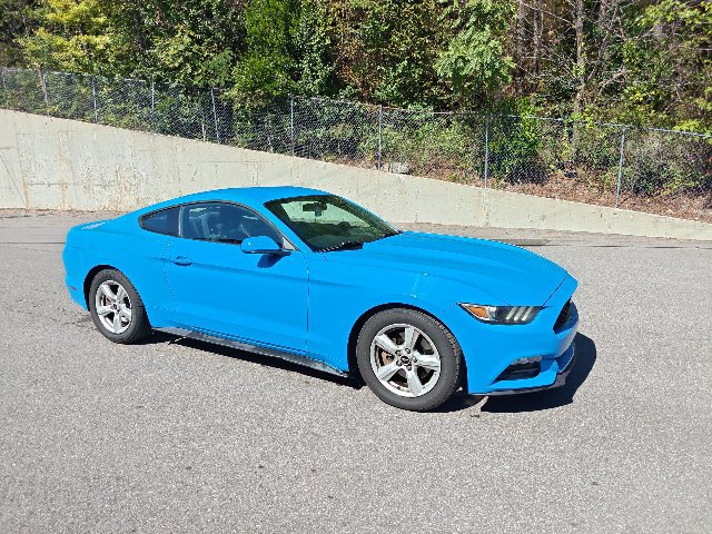 Used 2017 Ford Mustang Coupe RWD image 1