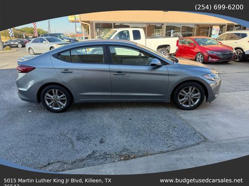 Used 2017 Hyundai Elantra SE FWD image 4