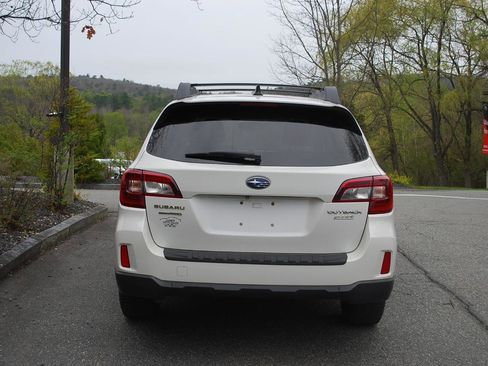 Used 2016 Subaru Outback 2.5i Limited AWD/4WD image 11