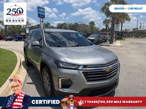 Used 2024 Chevrolet Traverse LT FWD image 2