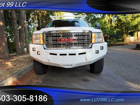 Used 2014 GMC Sierra 3500 Denali w/ Suspension Package, Off-Road AWD/4WD image 6