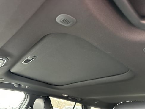 New 2026 Jeep Grand Cherokee Altitude image 13