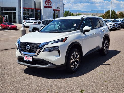 Used 2023 Nissan Rogue SV AWD/4WD image 4