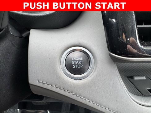 Certified 2021 Toyota Highlander XLE image 34