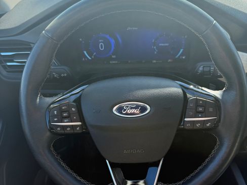 Used 2022 Ford Escape Titanium w/ Titanium Elite Package AWD/4WD image 9