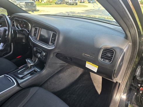 Used 2016 Dodge Charger R/T image 22