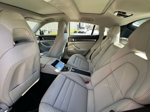 Used 2023 Porsche Panamera Platinum Edition image 37
