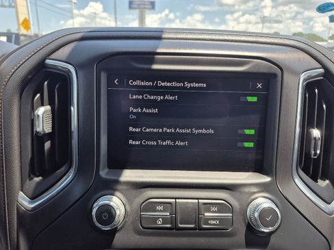 Used 2020 GMC Sierra 1500 AT4 w/ AT4 Premium Package AWD/4WD image 4