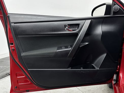 Used 2019 Toyota Corolla LE image 10