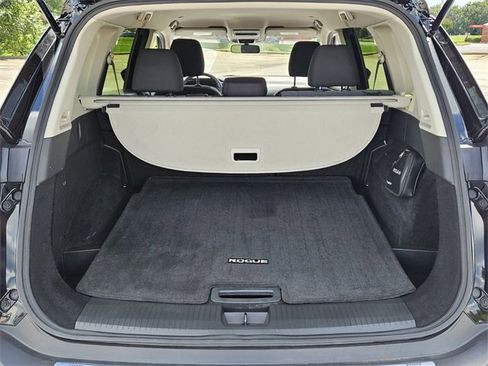 Used 2023 Nissan Rogue SV image 12
