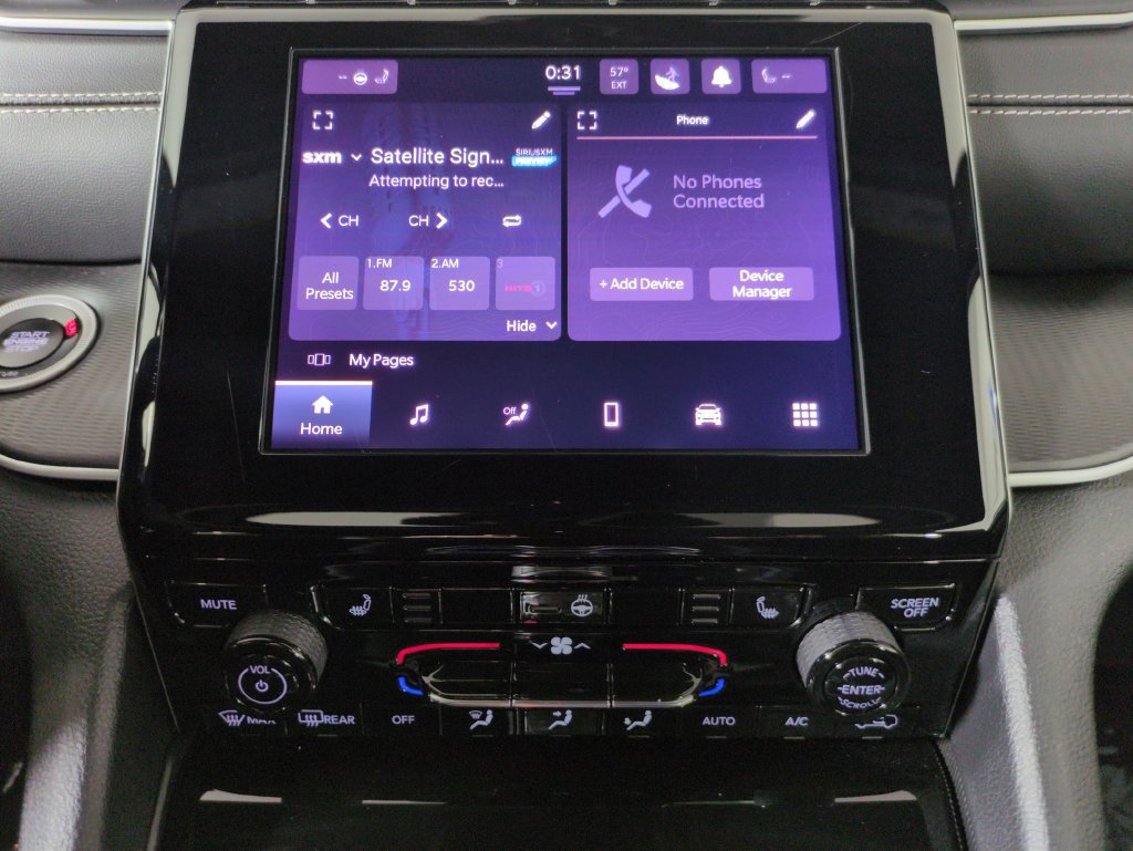 Used 2025 Jeep Grand Cherokee Altitude AWD/4WD image 24