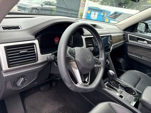 Used 2022 Volkswagen Atlas SE FWD image 16