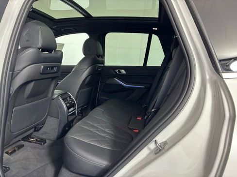 Used 2023 BMW X5 xDrive40i w/ Parking Assistance Package AWD/4WD image 19