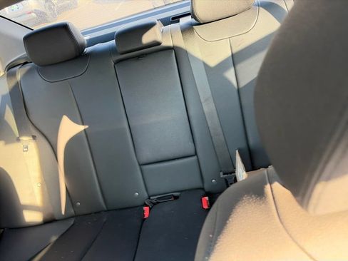 Used 2018 BMW 320i Sedan w/ Convenience Package RWD image 9