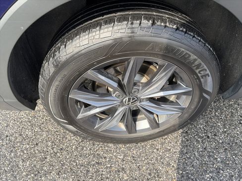 Certified 2022 Volkswagen Tiguan SE image 19