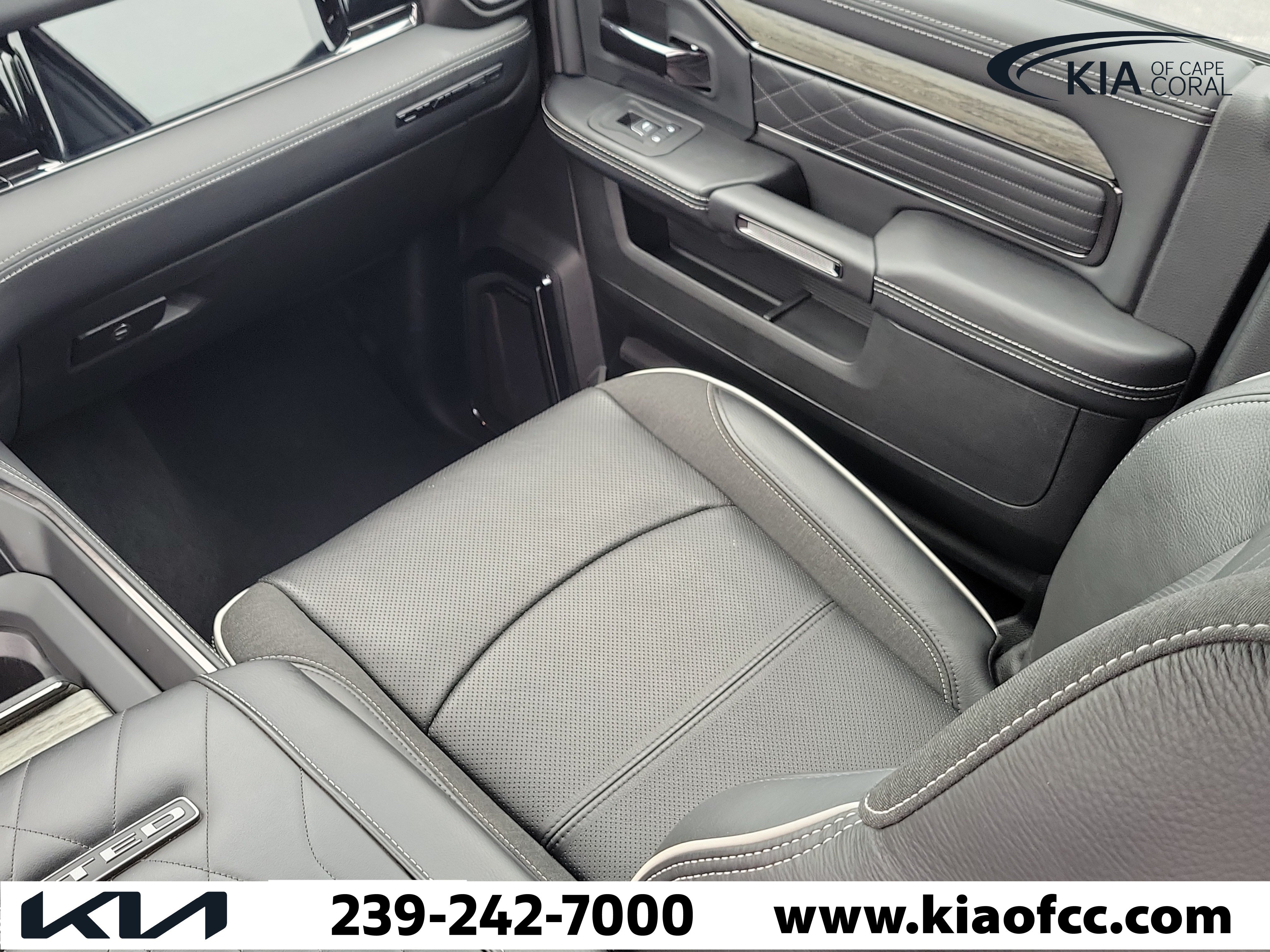 Used 2025 RAM 2500 Limited AWD/4WD image 17