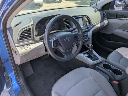 Used 2017 Hyundai Elantra SE FWD image 16