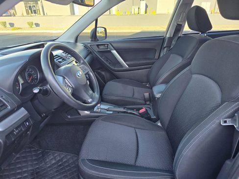 Used 2014 Subaru Forester 2.5i AWD/4WD image 9