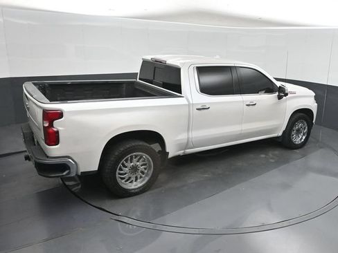 Used 2021 Chevrolet Silverado 1500 LTZ AWD/4WD image 39