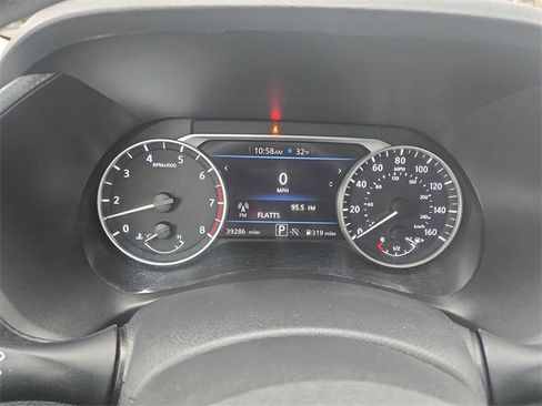 Certified 2024 Nissan Sentra SV image 33