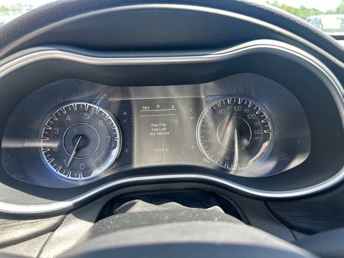 Used 2015 Chrysler 200 Limited w/ Convenience Group FWD image 18