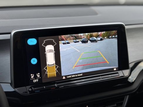 Used 2025 Volkswagen Atlas Cross Sport SE image 20