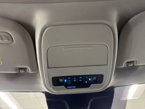 Used 2025 Ford Expedition Max Platinum AWD/4WD image 16