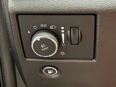 Used 2021 Jeep Grand Cherokee Laredo X AWD/4WD image 15