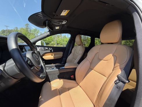 Used 2019 Volvo XC60 T5 Inscription image 22