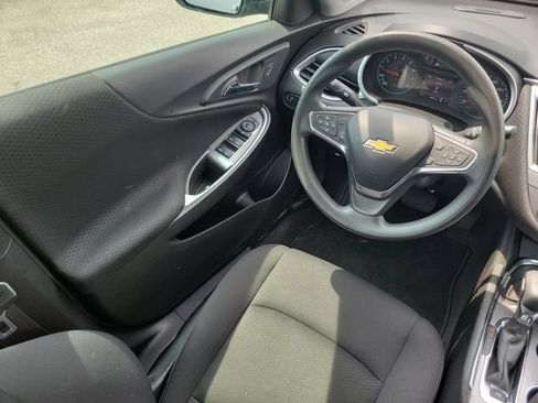 Used 2025 Chevrolet Malibu LT FWD image 13