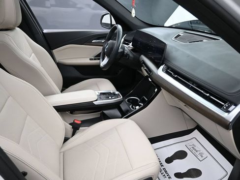 Used 2025 BMW X1 xDrive28i w/ Convenience Package AWD/4WD image 37