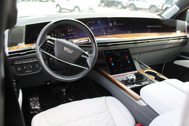 Used 2025 Cadillac Escalade Sport Platinum AWD/4WD image 14